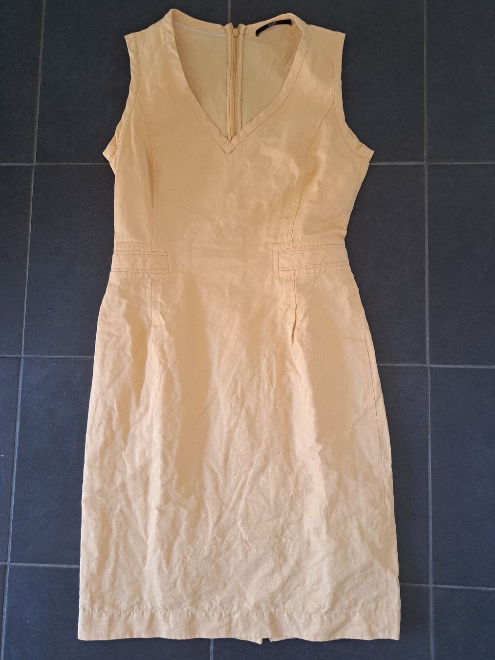 Hugo Boss Vestiti: Kleid Hugo Boss – Usato da Thalwil venduto da sternenstaub369