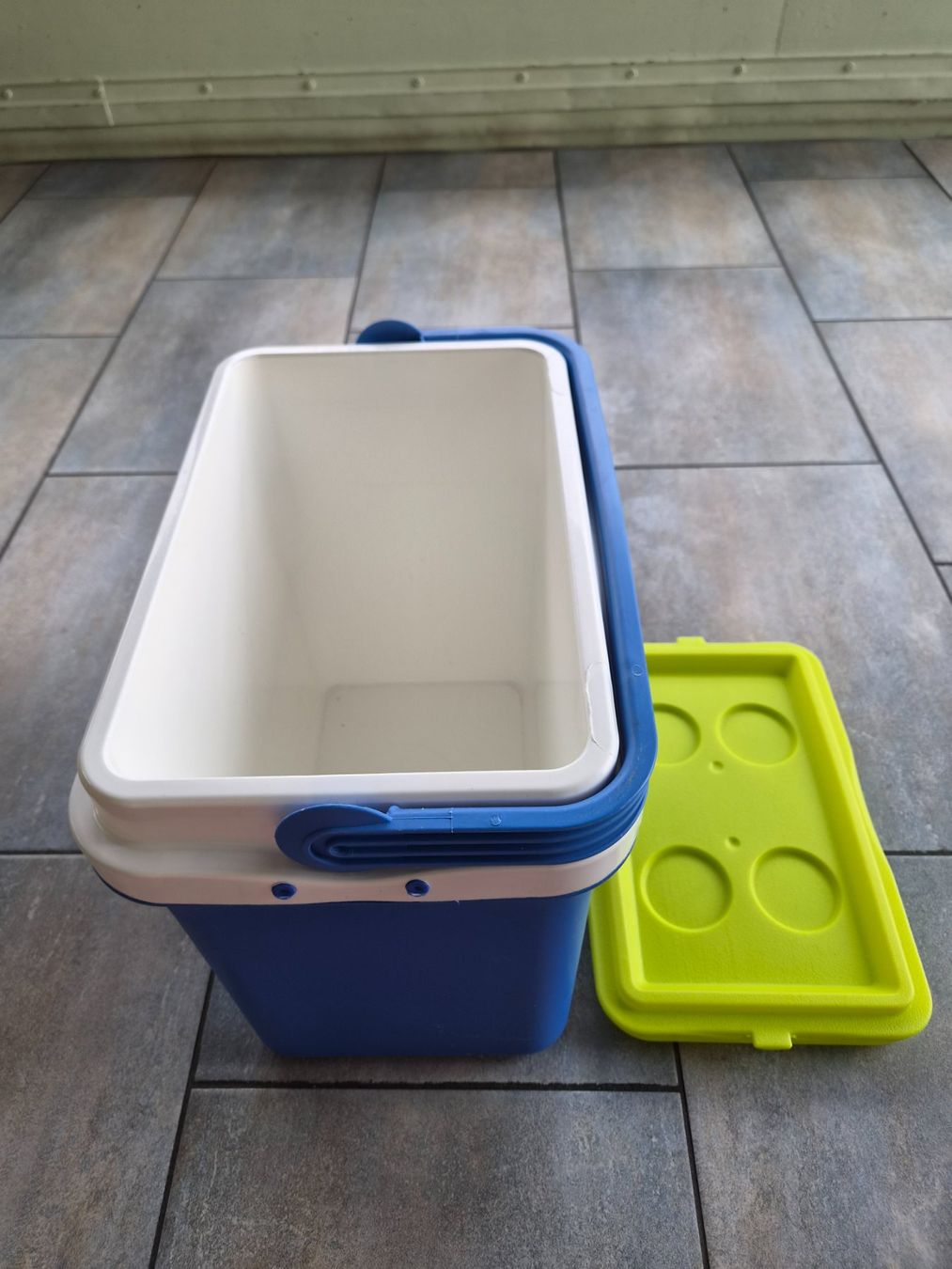 Frigoriferi & Refrigeratori: Kühlbox GIOSTYLE blau-weiss-grün – Usato da Ibach venduto da urs_sl5h 3