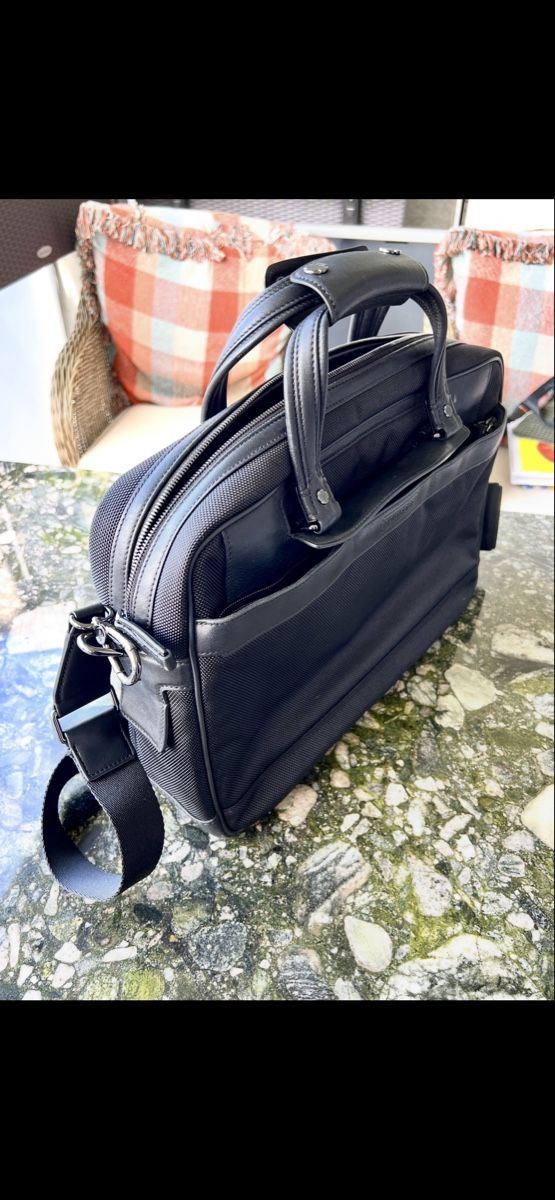 Navyboot Valigie & Borse: Navy Boot Laptoptasche aus Leder & Stoff – Usato da St. Gallen venduto da Zaruhi34 2