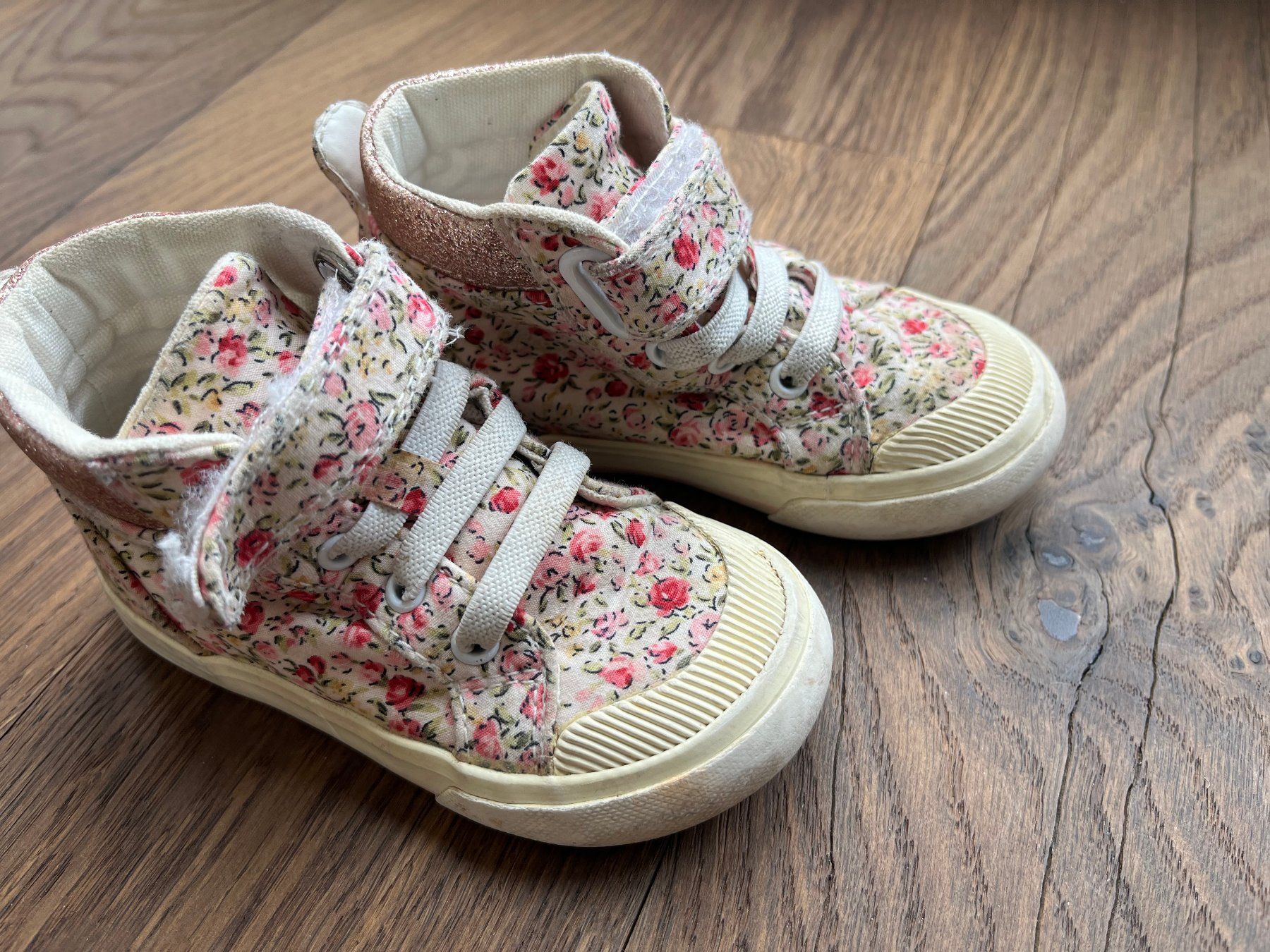Vertbaudet Scarpe per ragazze: Turnschuhe Sneaker Vertbaudet Mädchen Gr. 22 - Schuhe – Usato da Affoltern am Albis venduto da Blackrhythm 2