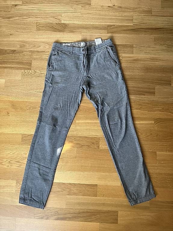 Pantaloni: Herrenhose Jack&Jones grau Grösse 32/34 – Usato da Zürich venduto da sus_n9fj 1