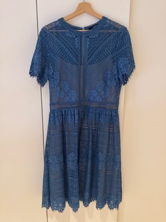 Kleid blau Spitze Hallhuber
