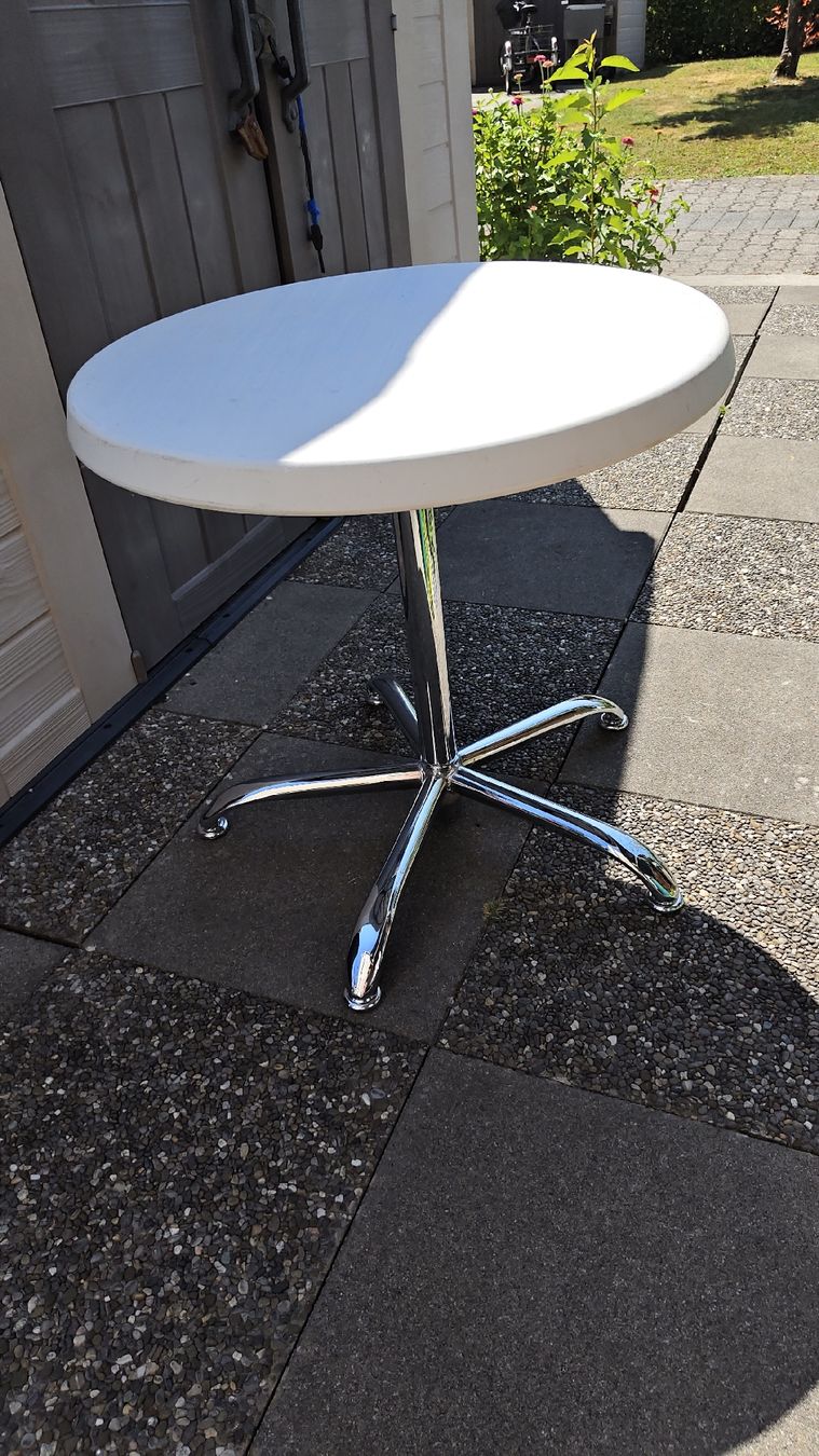 Tische: Table ronde de bistrot/jardin – Gebraucht aus Sugiez von clo_76gd