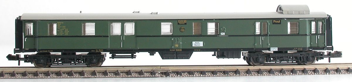 Trix Modelleisenbahnen: Minitrix Gepäckwagen PW Post 4ü der DR Spur N – Gebraucht aus Oberwil BL von Klang 1