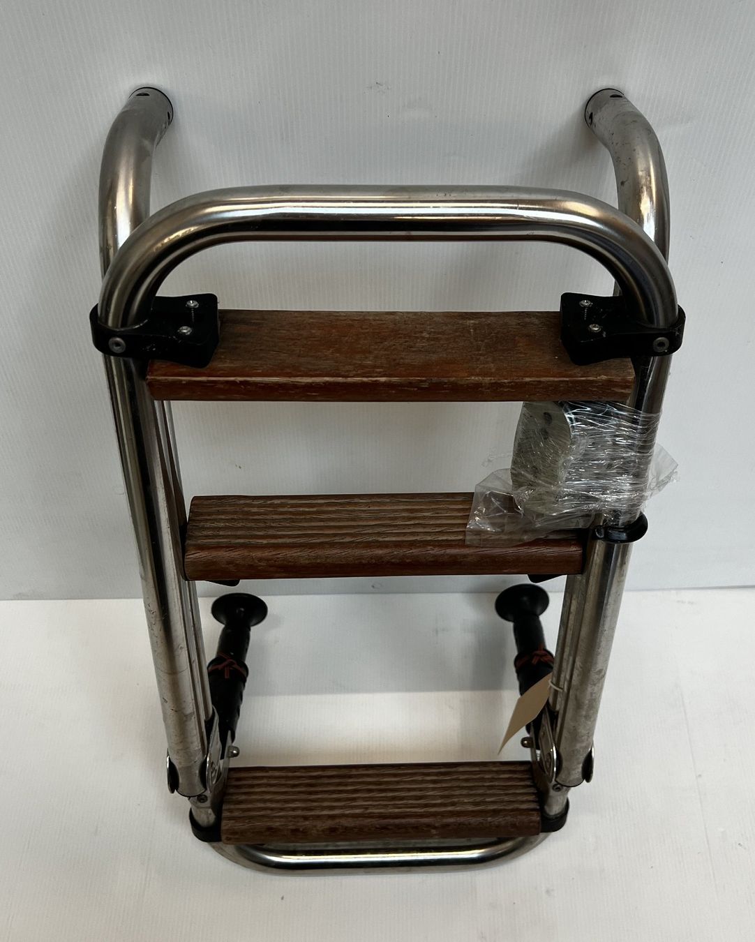 Scale: Trem Badeleitern aus rostfreiem Stahl / 3 Tritt – Usato da Romanshorn venduto da proNautik 2