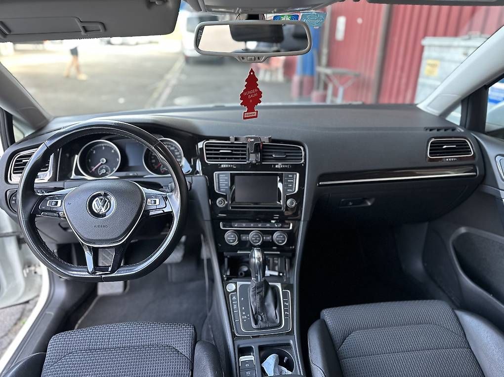 VW Autos: VW Golf Variant Weiss Zustand gut – D'occasion à Oberglatt ZH par ali_t8qg 4