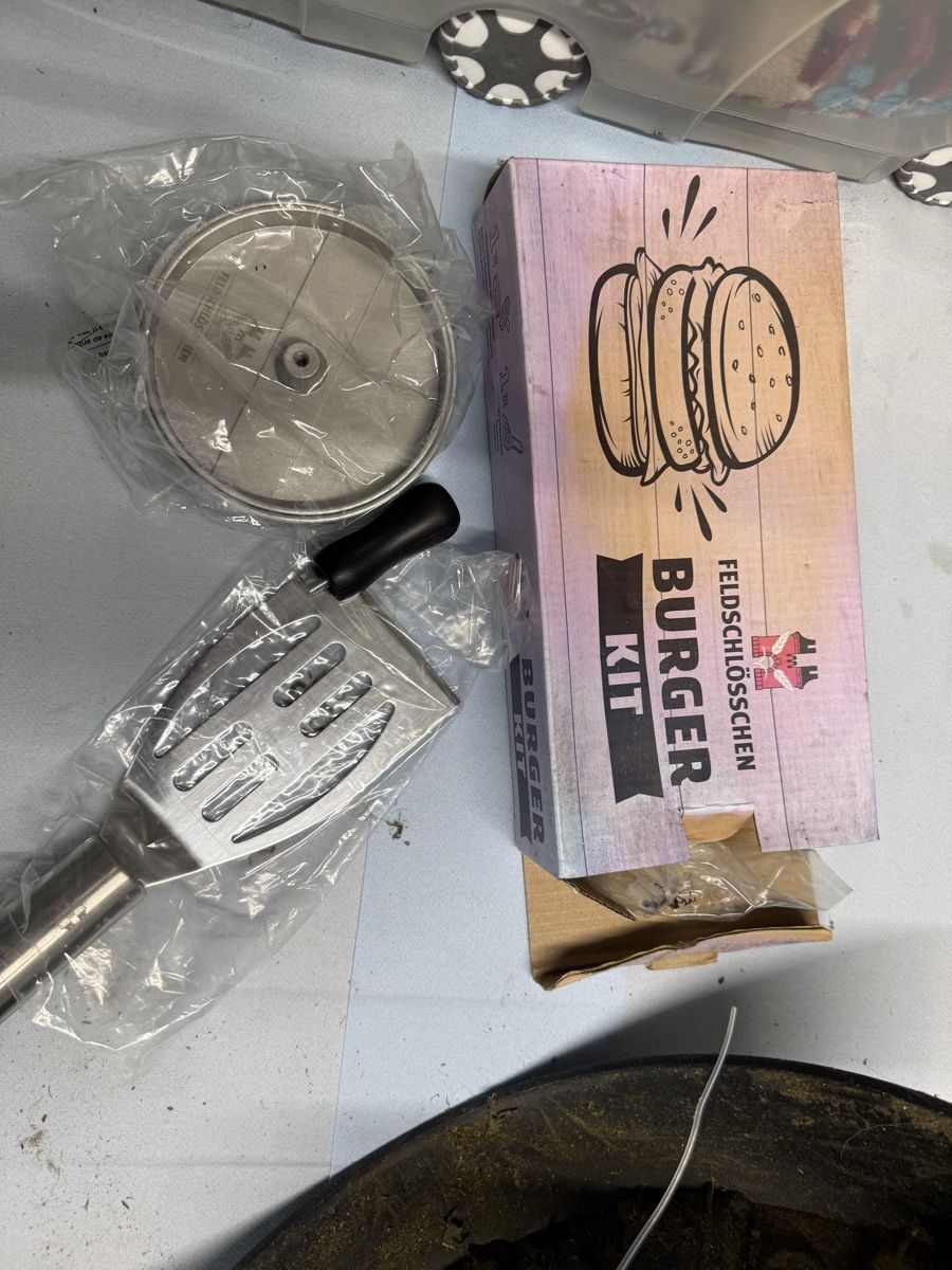 Komplettküchen: Neu Burger Kit neu Zubehoer grilling – Neu und originalverpackt aus Turbenthal von 310707
