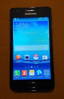 Samsung Galaxy SII Plus GT-I9105P mit Original-Ladegerät