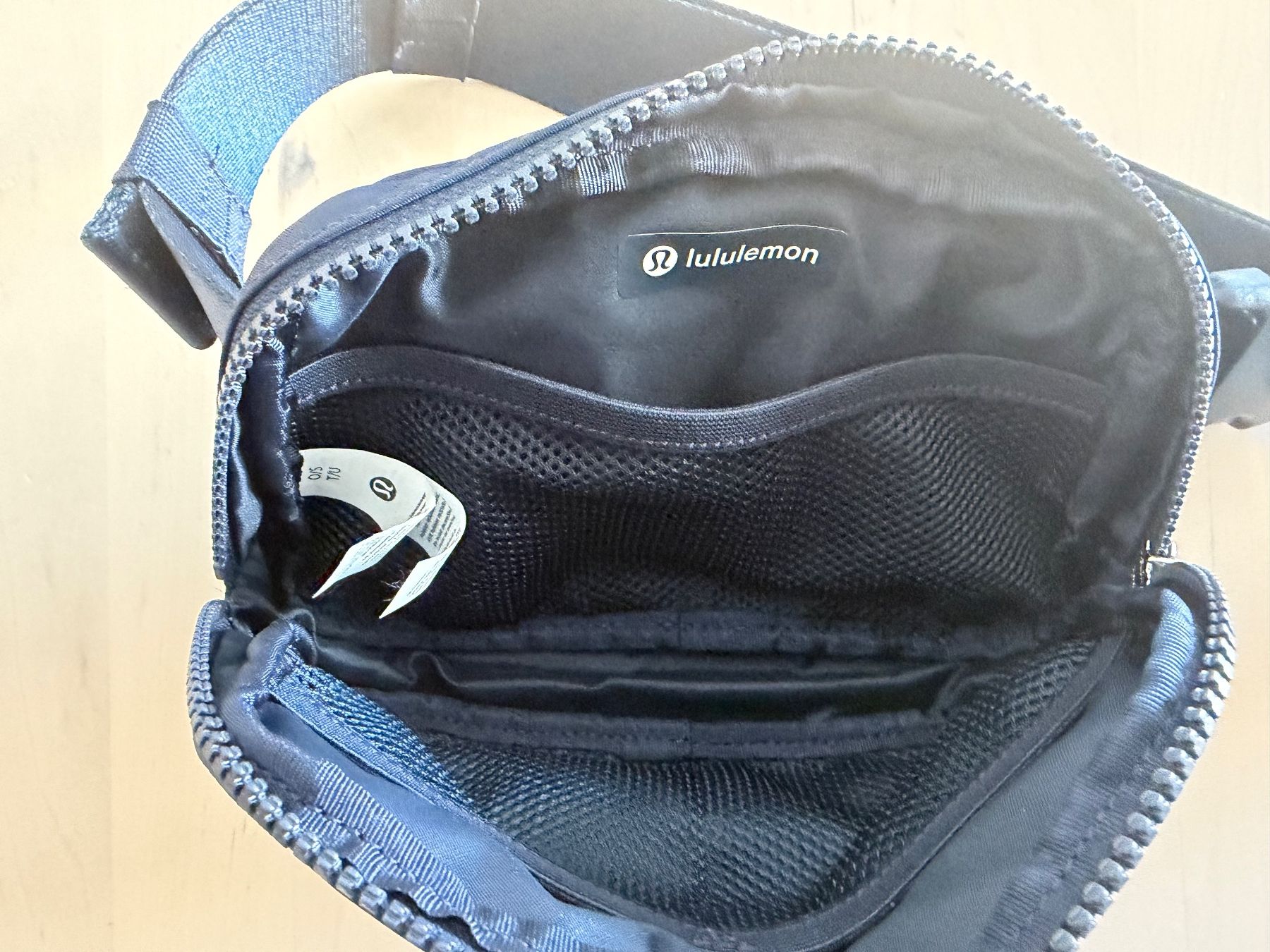 Lululemon Sacs: Lululemon Gürteltasche – Neuf (Voir description) à Glattpark(Opfikon) par infinite_bags101 4