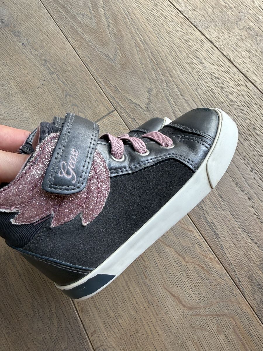 Geox Scarpe per ragazze: GEOX warm lining leather Sneaker,  23 – Usato da Zug venduto da Nat.yushkevich