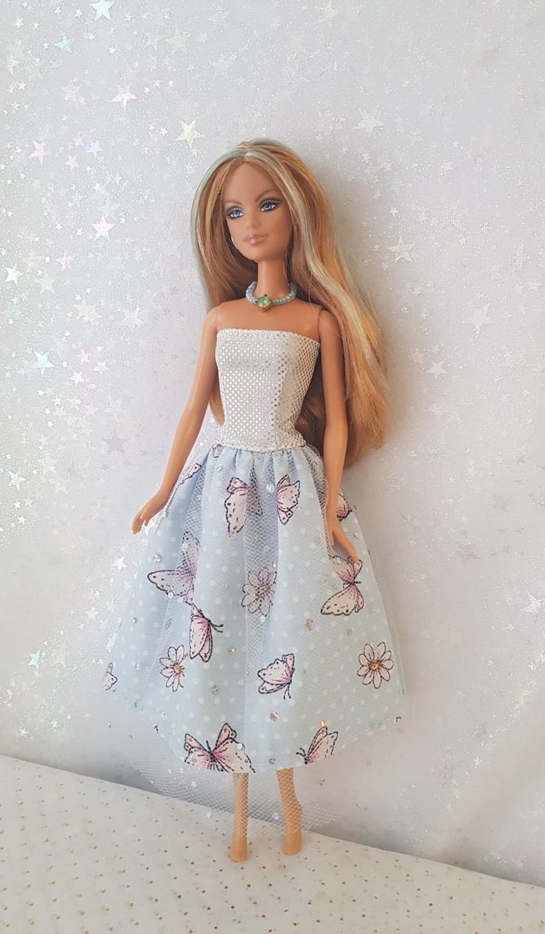 Bambole: Barbie Kleid mit Halskette – Nuovo (secondo la descrizione) da Lachen SZ venduto da Sakura4hime 2