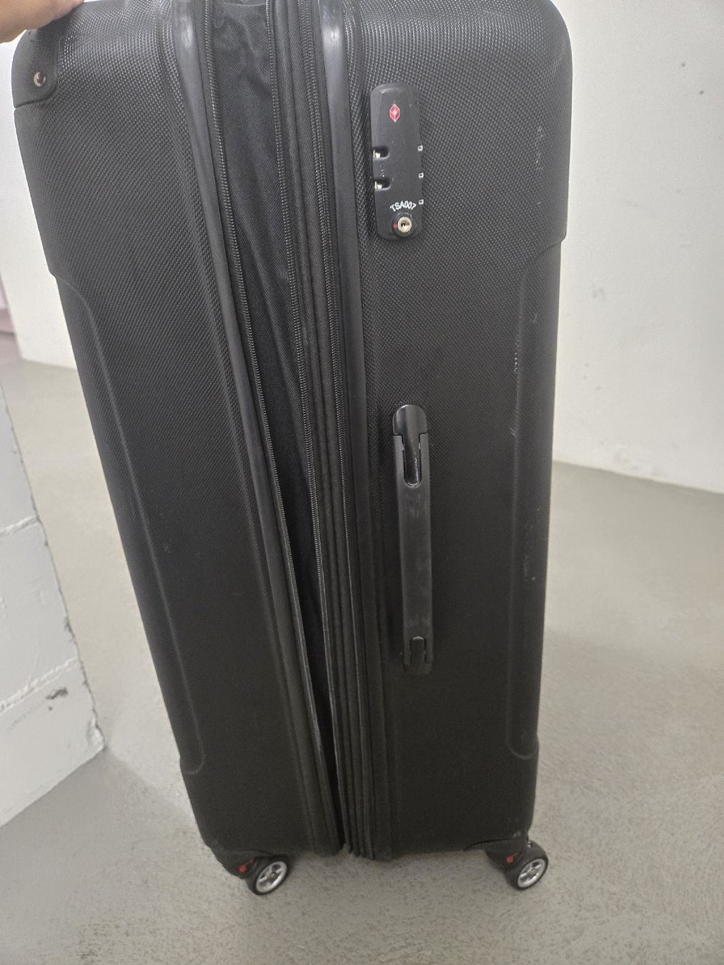 Reisekoffer: Black hard shell suitcase – Neu (gemäss Beschreibung) aus Aesch BL von mun_jm7v 3