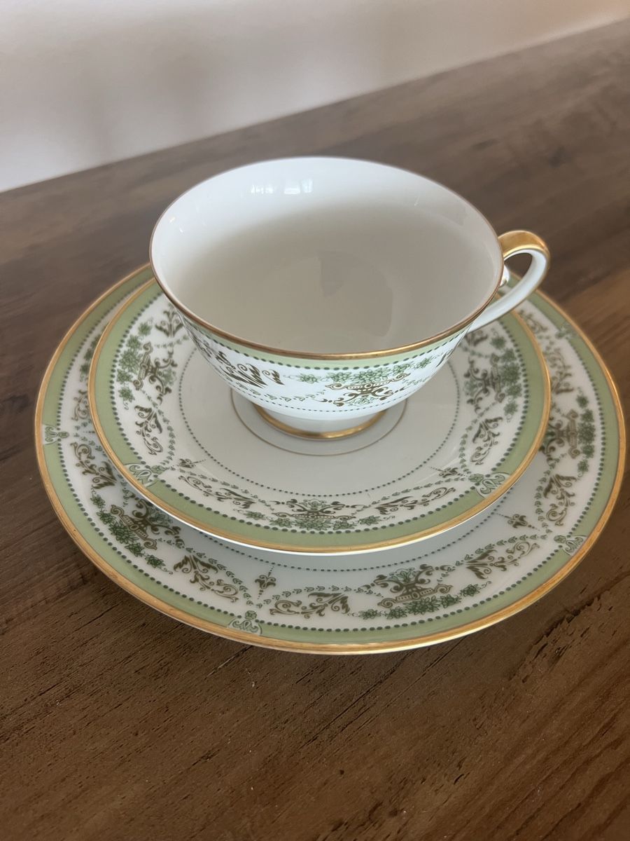 Hutschenreuther Set di piatti: Hutschenreuther Tirschenreuth Kaffeeservice – Usato da Oberdiessbach venduto da Wiederliebe 1