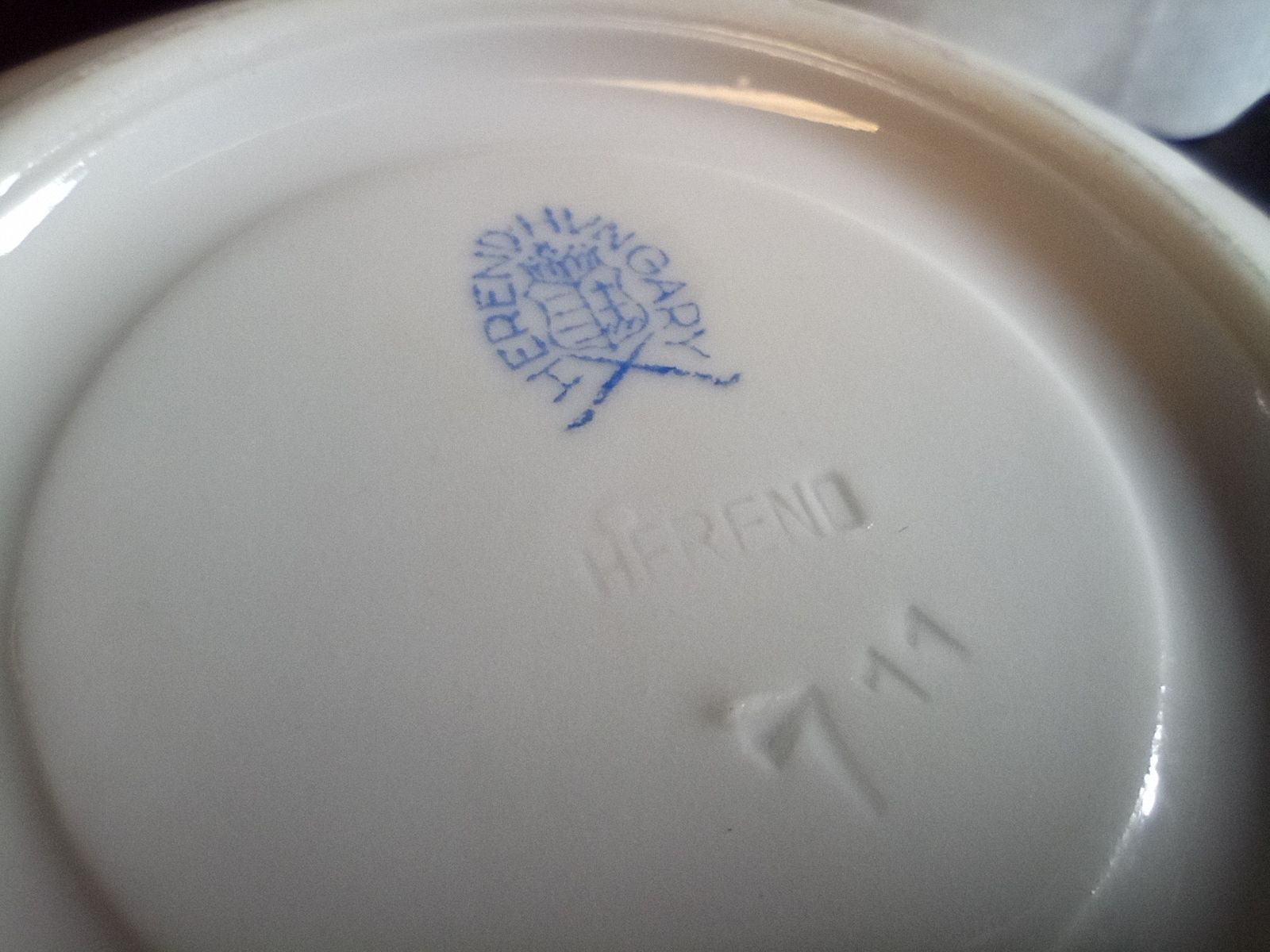 Herend Tazze: Herend Tasse mit Unterteller – Usato da Reiden venduto da Zofi-Brocki 3