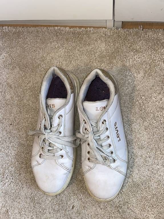 Damenschuhe: Levis Sneaker – Gebraucht aus Möriken AG von sel_9w5v 4