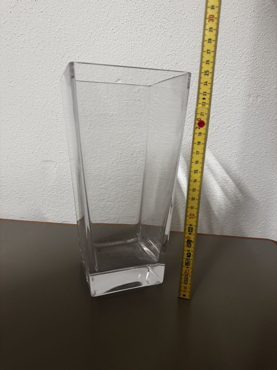 Vasen & Gefässe: Hohe Blumenvase – Gebraucht aus Zürich von Leined