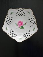 Meissen Porzellan Durchbruchschale Rose mit Goldrand
