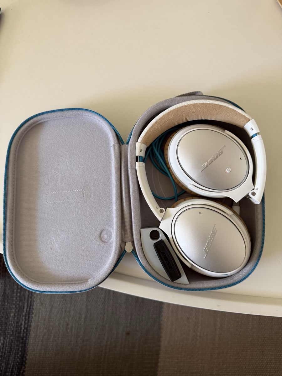 Bose Cuffie: Bose quiet comfort headphones – Usato da Genève venduto da hai_2rp8 2