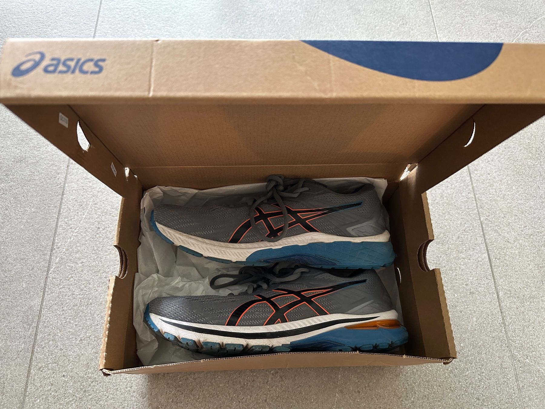 Asics Scarpe da uomo: Asics Laufschuhe GT-2000 9, Gr 42.5 – Usato da Baar venduto da renbee 7