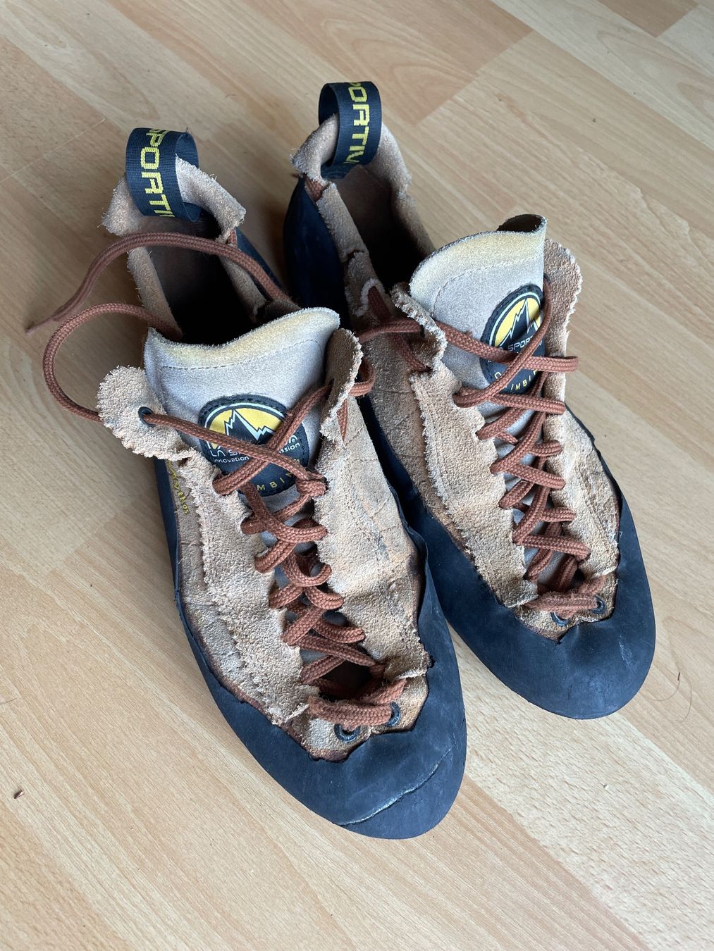 La Sportiva Scarpe da uomo: La Sportiva Mythos 43 – Usato da Bern venduto da Radioact