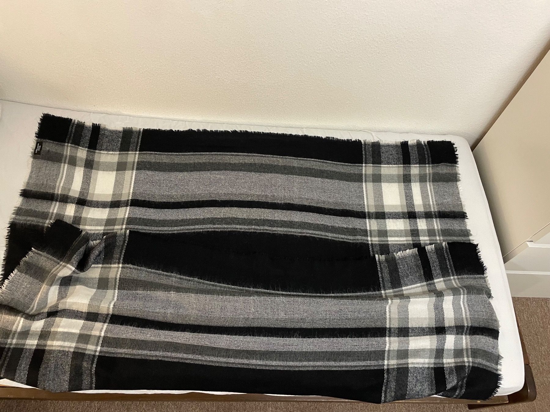 Zara Foulard & Sciarpe: Schal Zara – Usato da Basel venduto da Robyn20 2