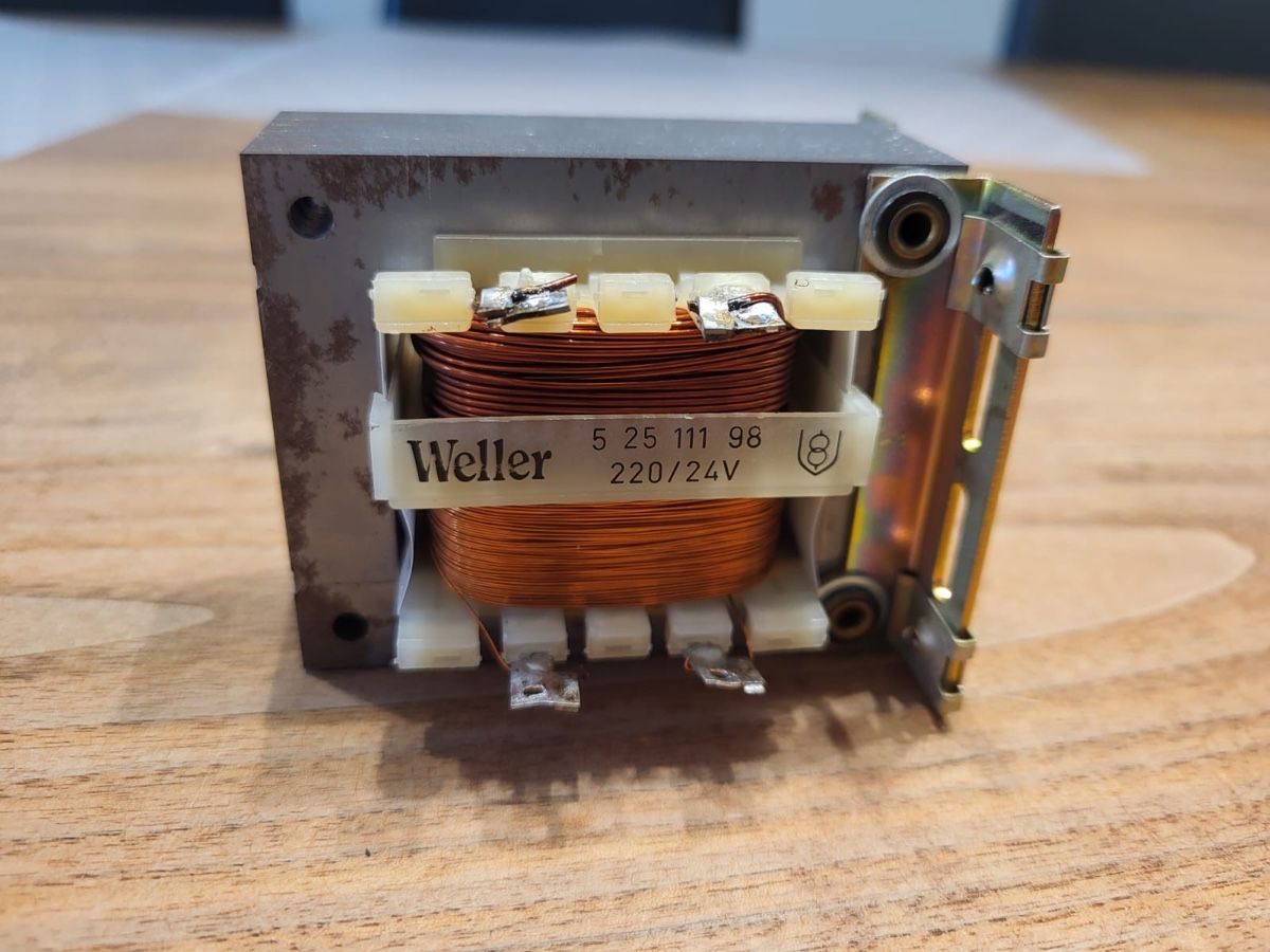 Componenti elettronici: Transformator 220V/24V – Usato da Adliswil venduto da Hampa3 1