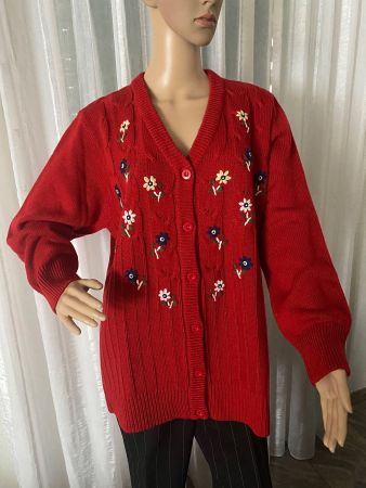 Extravagante Strickjacke mit toller Stickerei, rot, 44/46