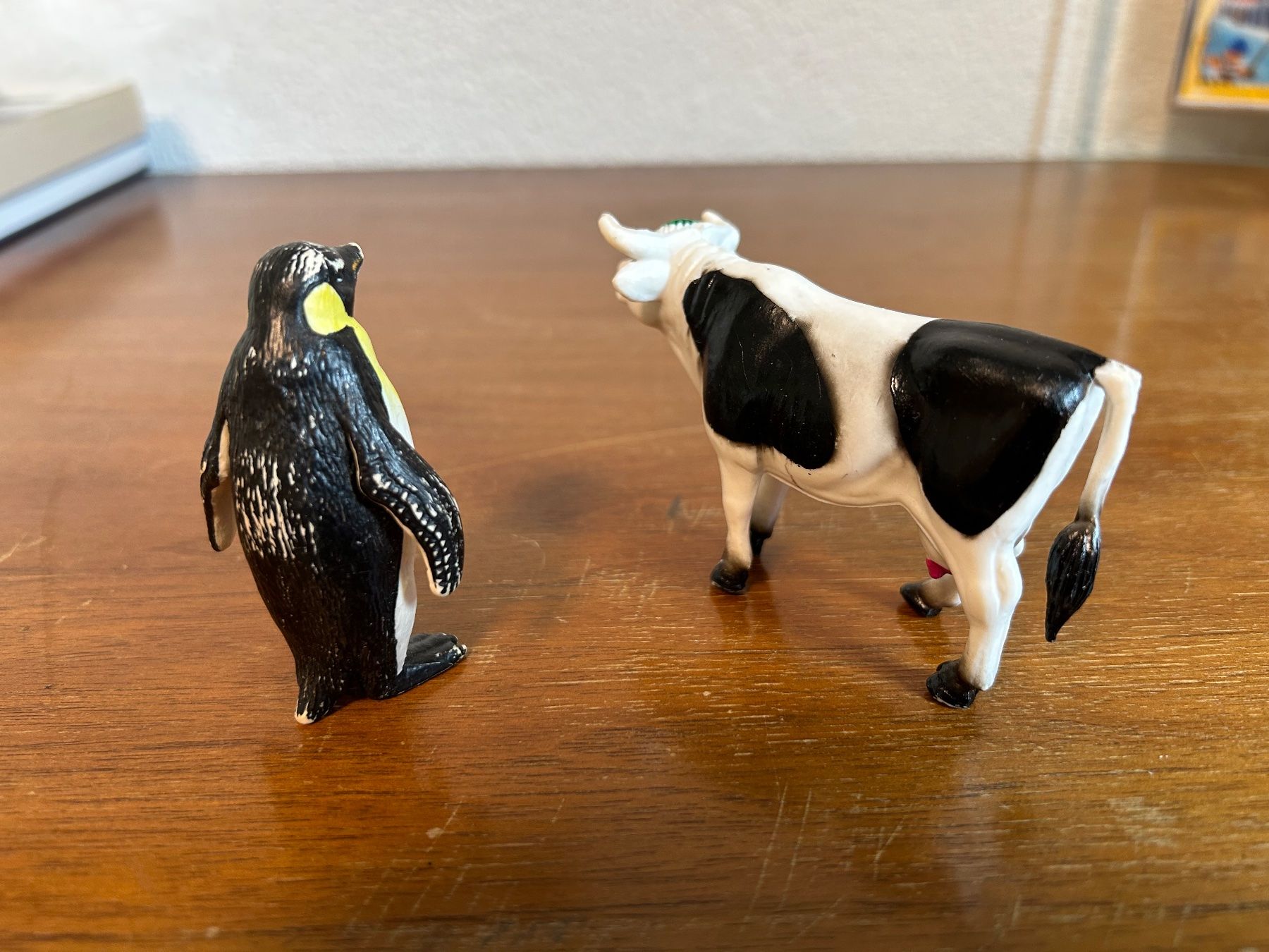 Schleich Giocattoli: Kuh & Pinguin Tierfiguren – Usato da Oberarth venduto da Darius_Amadeus 1