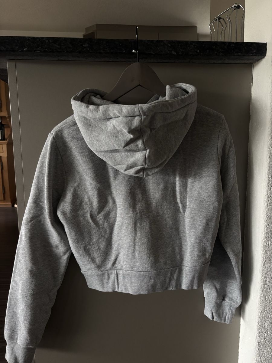 Brandy Melville Giacche & Cappotti: Graues, süsses Jäckli – Nuovo (secondo la descrizione) da Sumiswald venduto da fid_v269 1