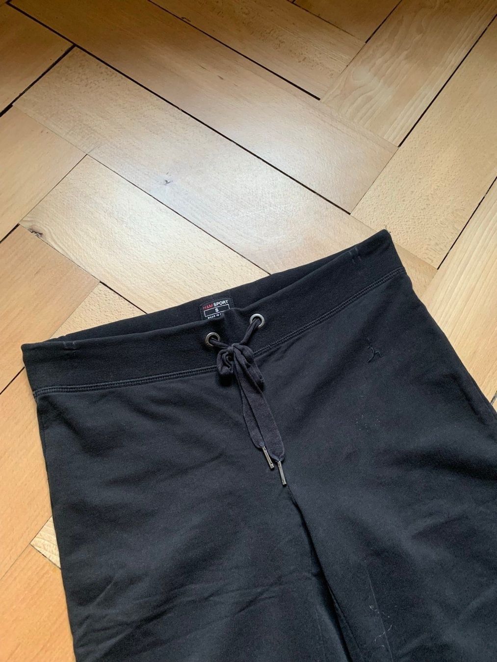 H&M Pantaloni: Trainerhose schwarz halblang - S – Usato da Zürich venduto da Diazaio 1