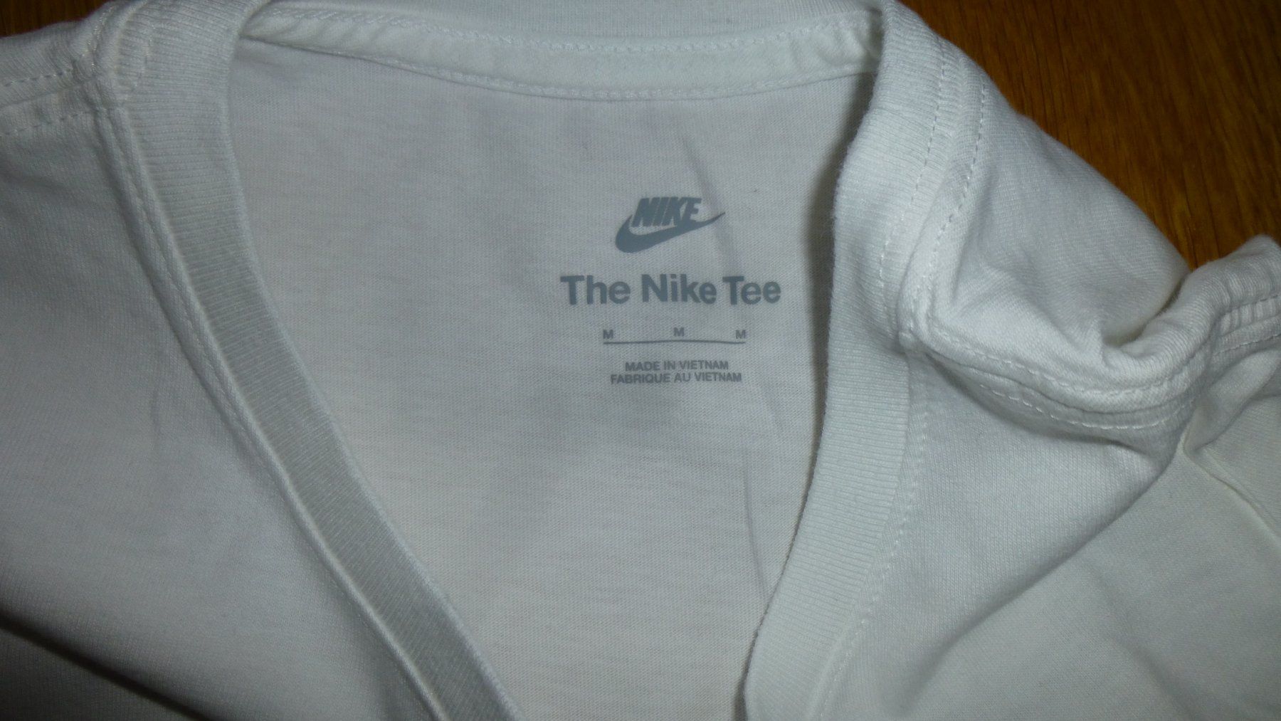 Nike T-Shirts: Nike-Damen-T-Shirt, Basic, weiss, Grösse M, neuwertig – Gebraucht aus Triengen von misterpicknicker 2