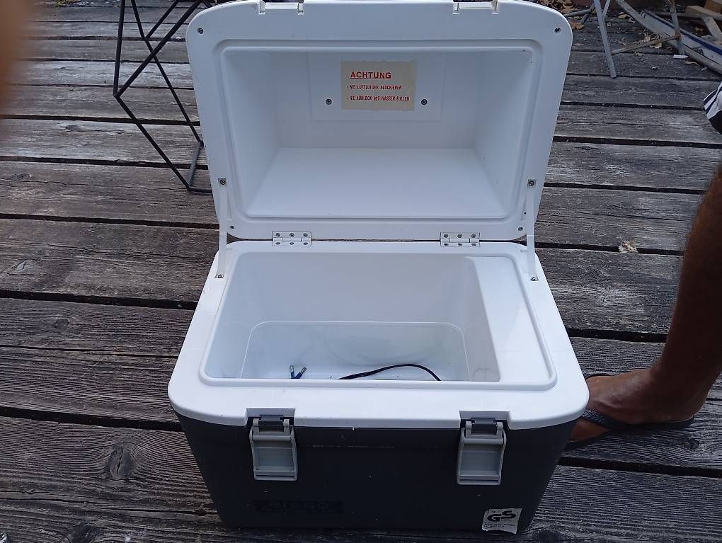 Frigoriferi: Camping Kühlschrank aroso 12v – Usato da Basel venduto da Petergunn