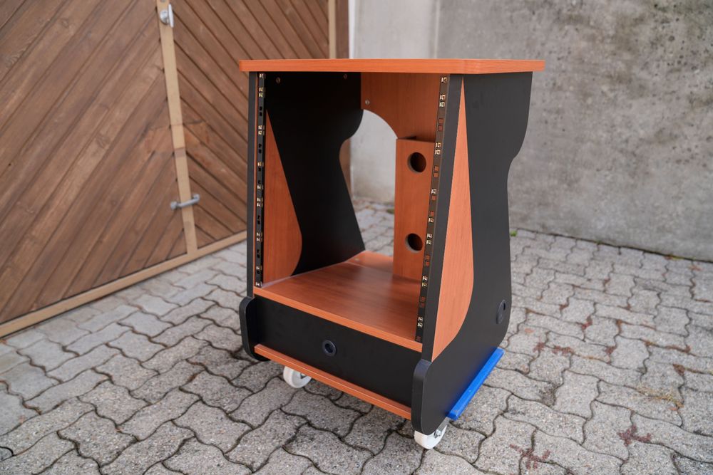 Studiomöbel Zaor Miza Rack 12 (Black Cherry) (Gebraucht) in Uesslingen ...
