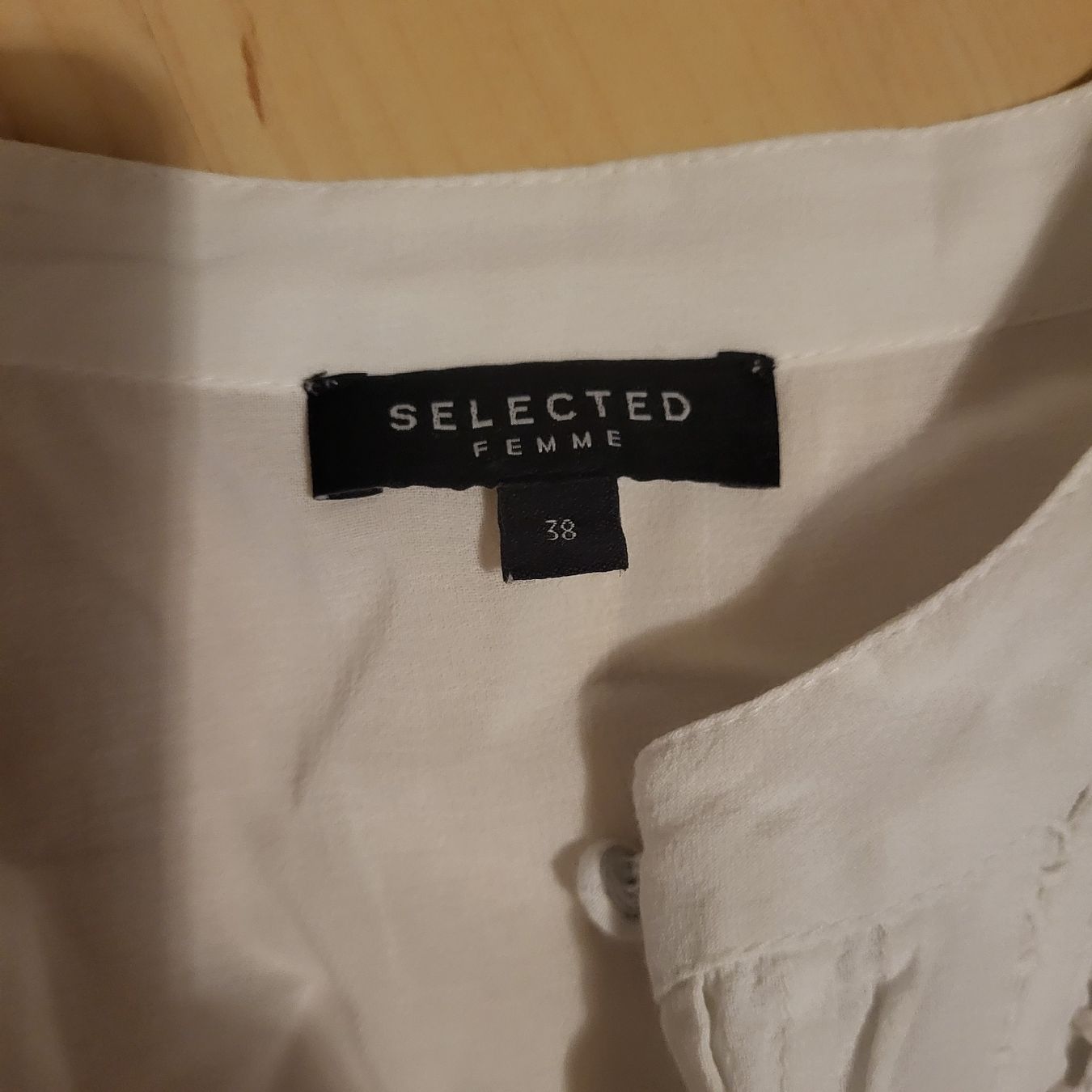 Blusen: Mooij & Selected weisse Sommerbluse, Gr.S & 38 – Gebraucht aus Malans GR von caroline_F.85 3