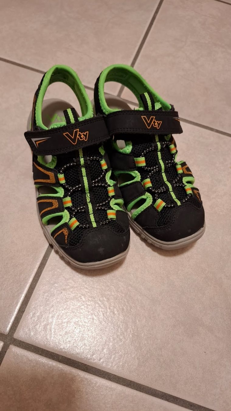 Scarpe per ragazzi: Sommersandalen Gr.31 – Usato da Fischbach-Göslikon venduto da Rainbow88