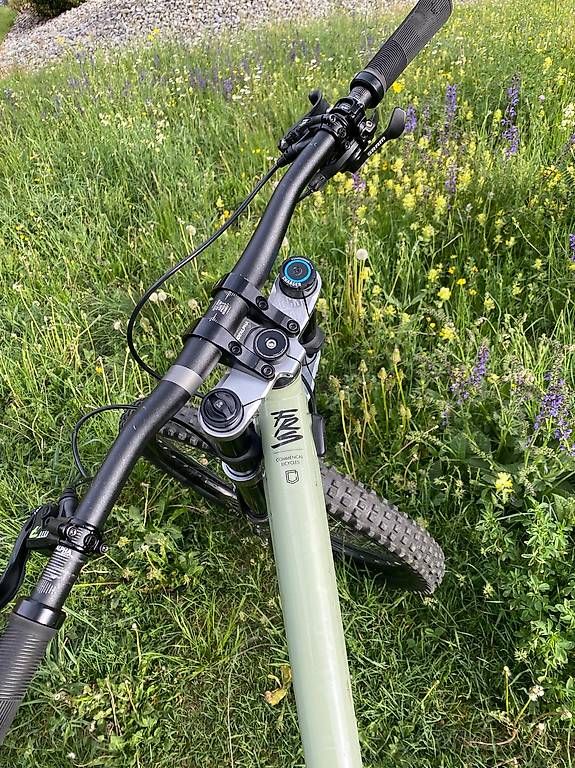 Commencal Vélos: DH Commencal – D'occasion à Vollèges par Bod73 2