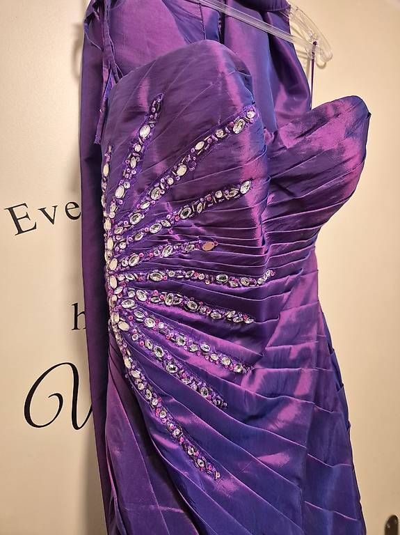 Vestiti: Cocktailkleid Violett Gr. 38/40 – Usato da Winterthur venduto da Neuesim