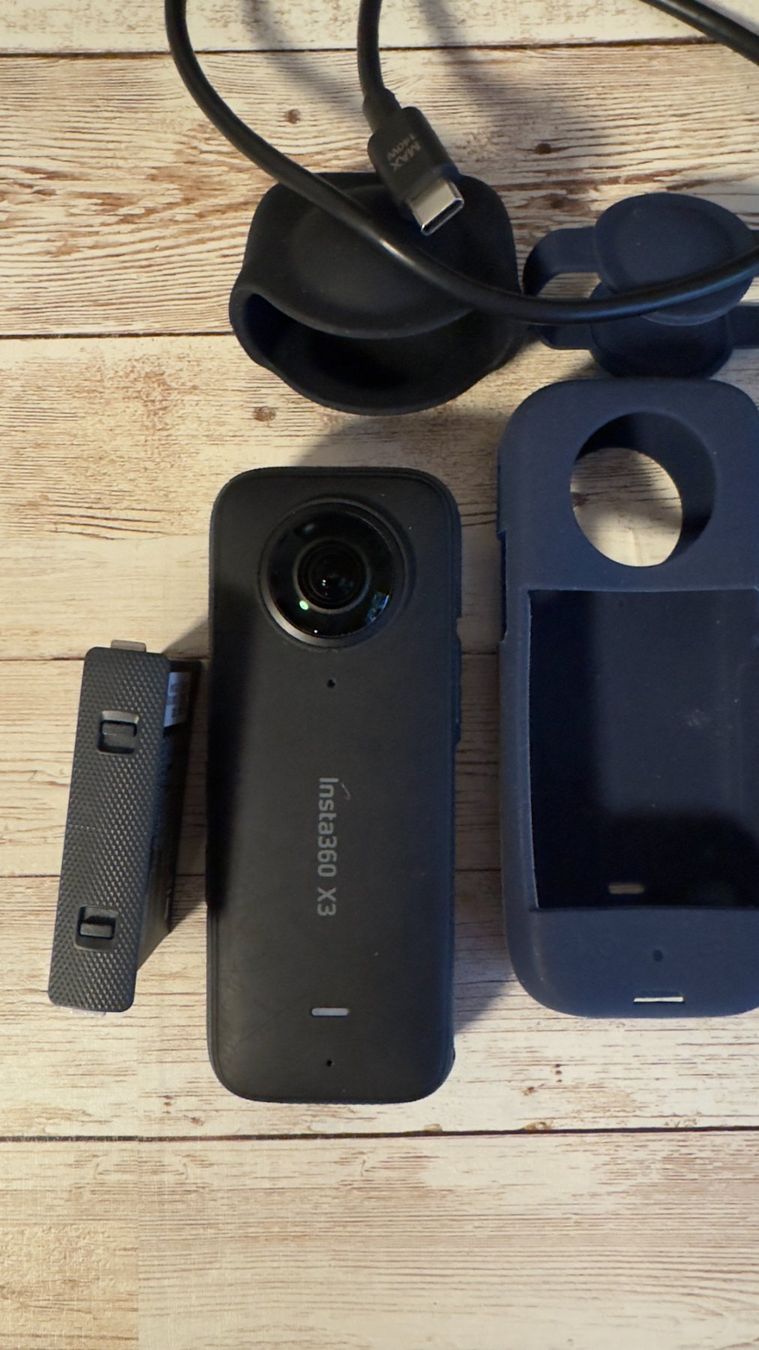Insta360 Action Cam: INSTA360x3 mit 0 Kratzen – Usato da Zürich venduto da Carambina78 1