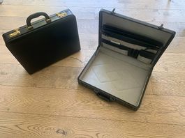 Attache-case en cuir noir