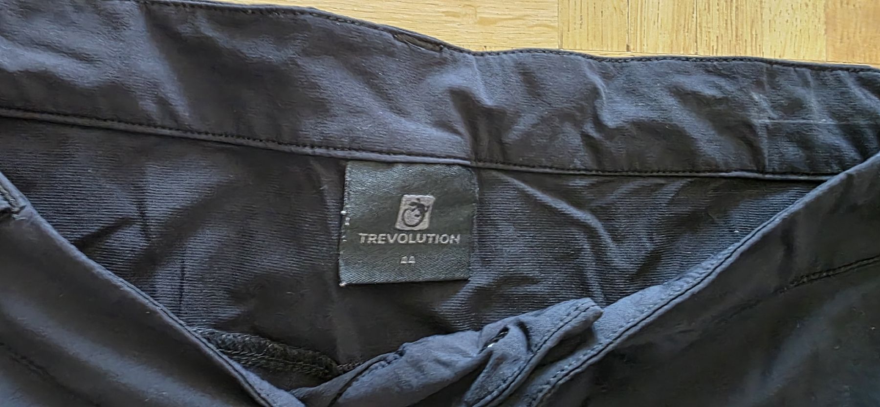 Pantalons: Short / bermuda noir Trevolution taille 44 – D'occasion à Yverdon-les-Bains par van_dq65 5