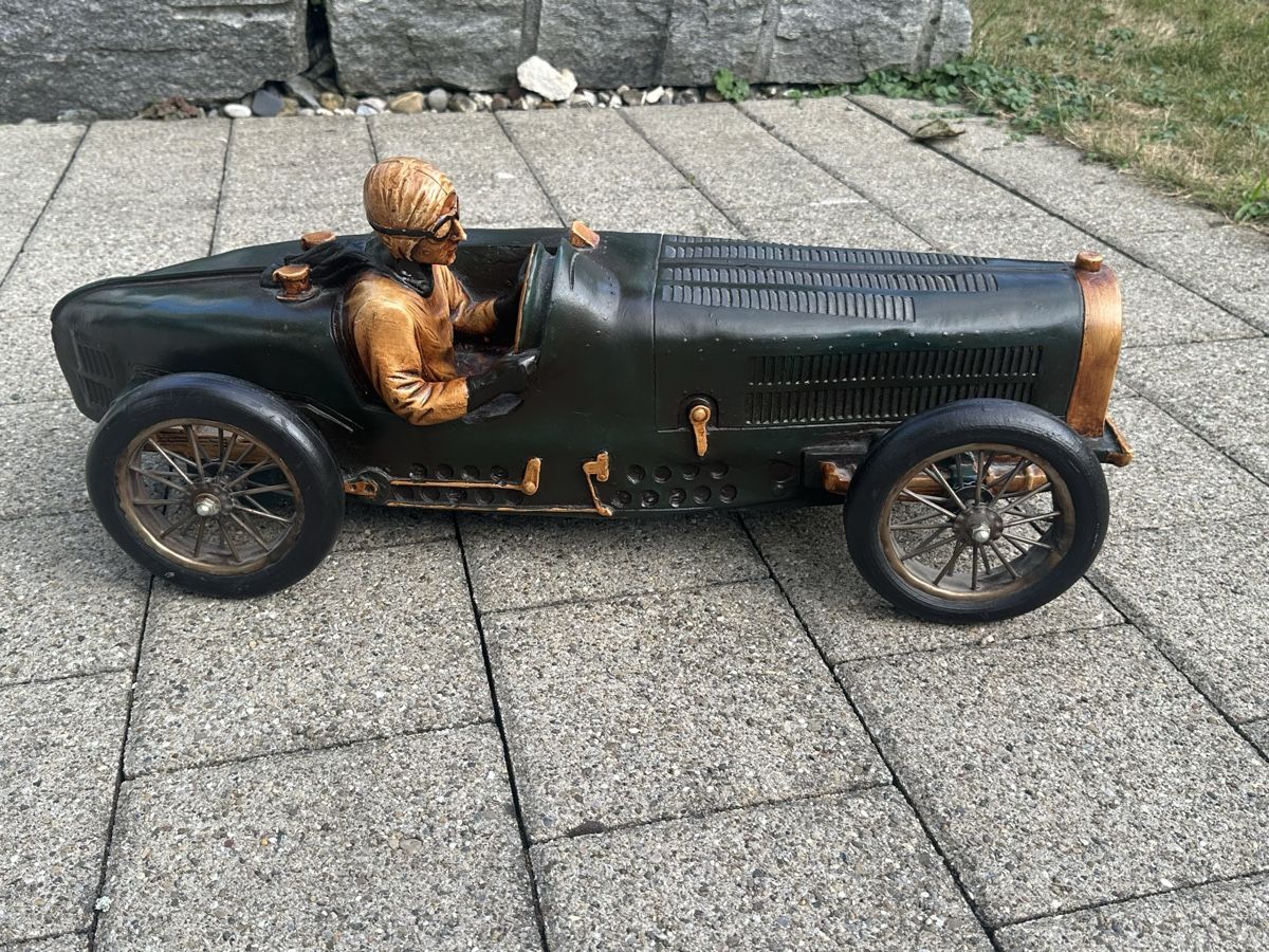 Tutte le decorazioni: Coole Bugatti Figur mit Fahrer - Dekorobjekt – Usato da Erlenbach ZH venduto da Kerli1 1