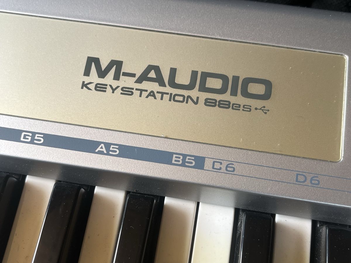 M-Audio Strumenti musicali: M-Audio Keystation 88es Keyboard — MIDI-Controller – Usato da Wiesenberg venduto da swissantik 5
