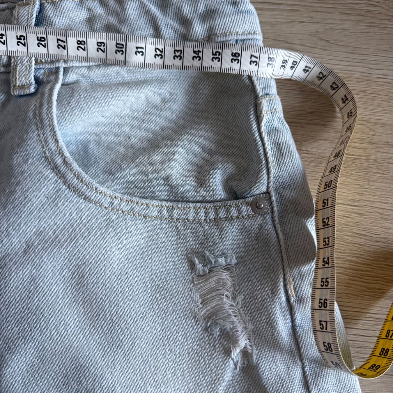 Pantaloni: Short destroit  gr 38  tolle Form – Usato da Melide venduto da fashiono5 2