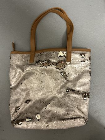 Glitzer Tasche mit Wendepailletten, perfekt für den Sommer!