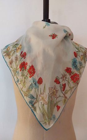 Seidenfoulard quadratisch Vintage