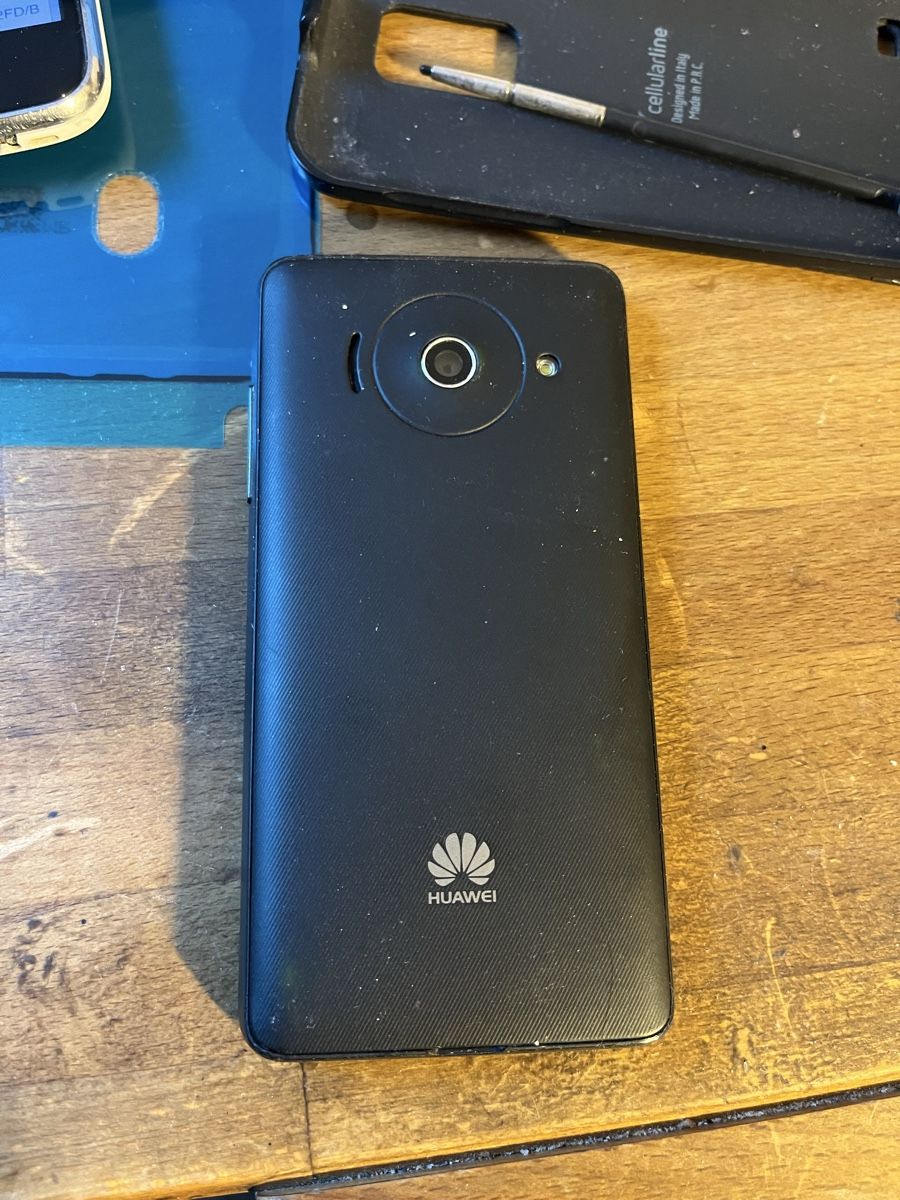 Apple Telefoni cellulari / Smartphones: iPhone 3G Blanc 16GB + Huawei – Difettoso da Penthalaz venduto da salvodj 7