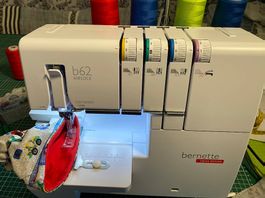 Bernette b62 Airlock Covermaschine