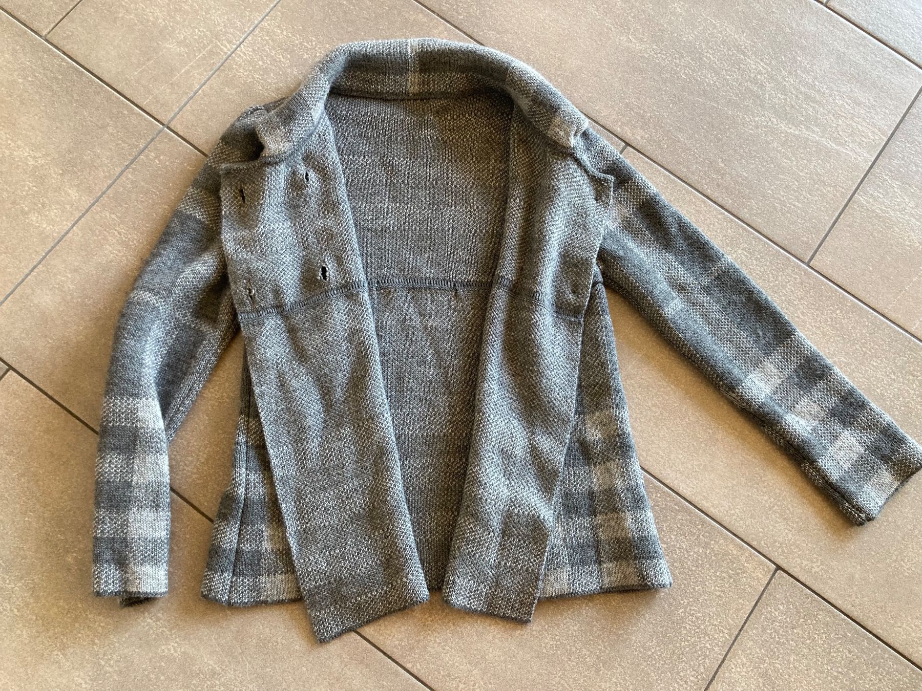 Giacche: Strickjacke; Neuwertig! – Nuovo (secondo la descrizione) da Mosnang venduto da Kusli09 1