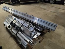 Palette voll mit Aluminium Profile, diverse Längen und Arten