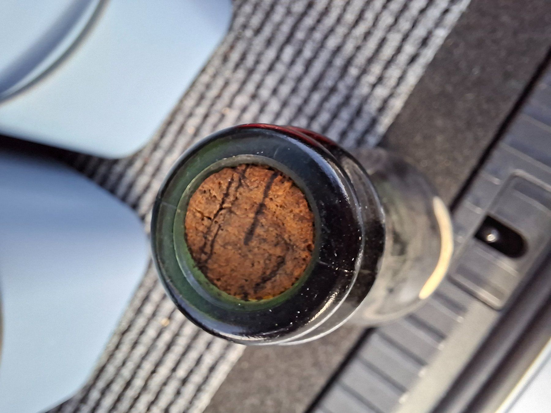 Vin rouge Aloxe-Corton millésime 1967, bouteille unique (Neu und ...
